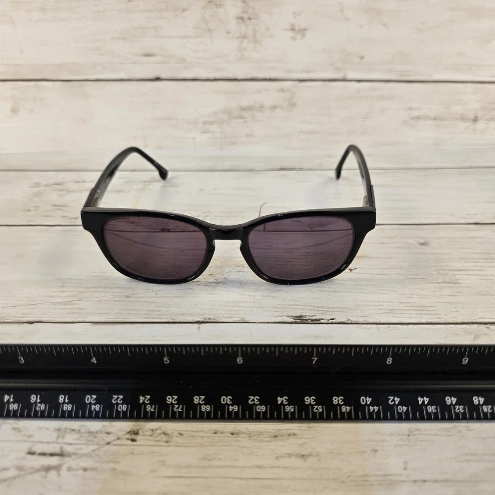 Enchant‎ Black Rectangular Sunglasses with Metallic Temple Logo Detail